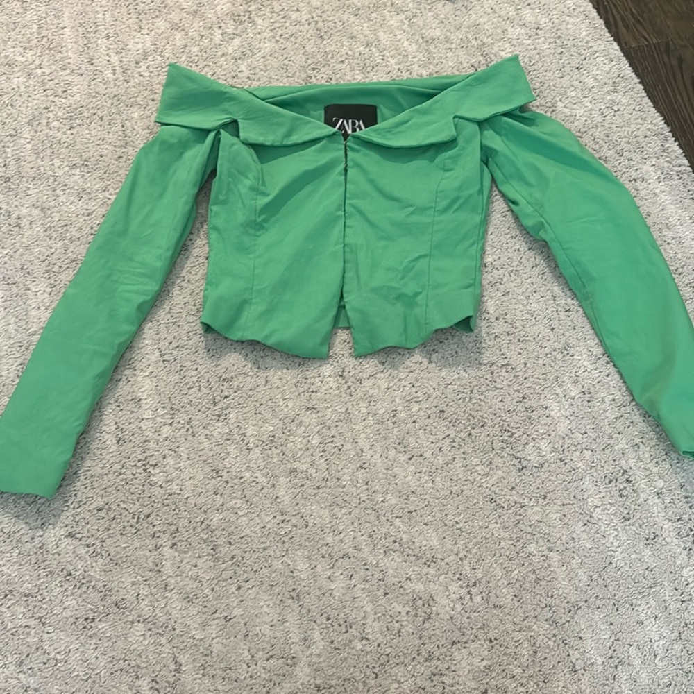 Zara Green Off the shoulder top size: s